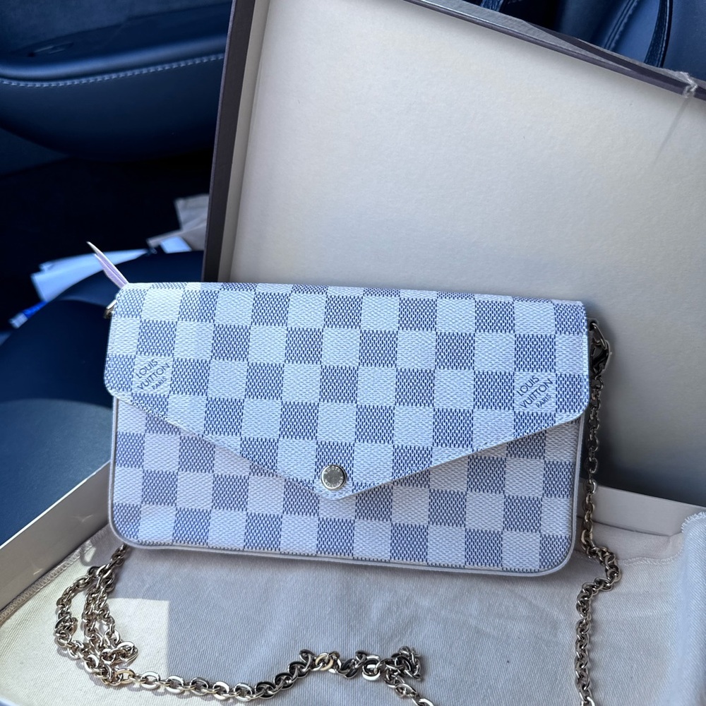Authentic Louis Vuitton Azur Felicie Pochette